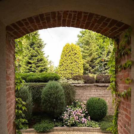 Citadel Gastro Boutique - цитадель 5* לבוב