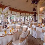 酒店 Citadel - Gastro Boutique Hotel- цитадель 5*