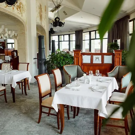 호텔 Citadel Gastro Boutique - цитадель 리비프