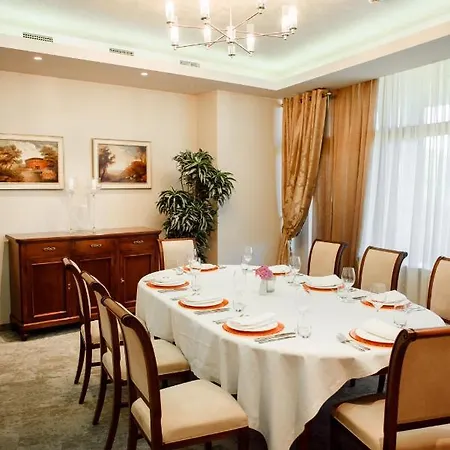 Citadel - Gastro Boutique Hotel- цитадель 리비프