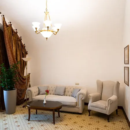 Citadel Gastro Boutique - цитадель 호텔 리비프