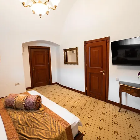 Citadel - Gastro Boutique Hotel- цитадель 利沃夫