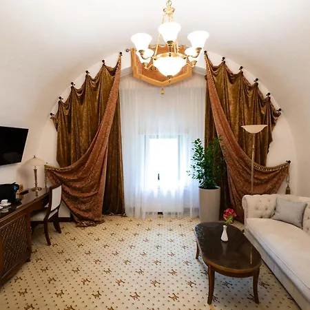 호텔 Citadel Gastro Boutique - цитадель 리비프