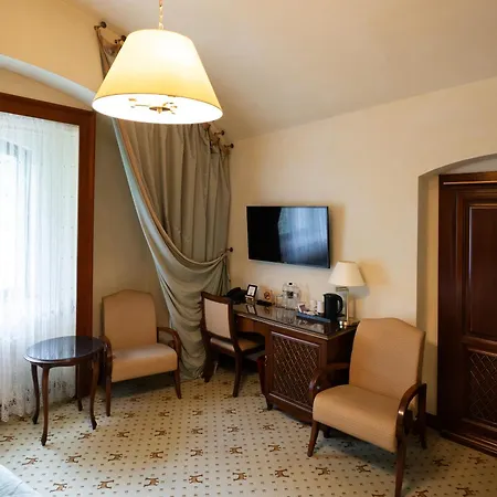 Hotel Citadel - Gastro Boutique Hotel- цитадель