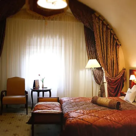 호텔 Citadel - Gastro Boutique Hotel- цитадель 리비프