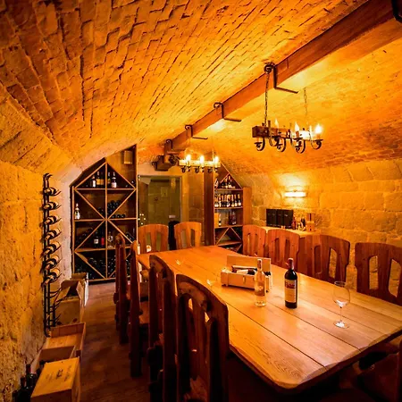 Citadel - Gastro Boutique Hotel- цитадель 호텔 리비프