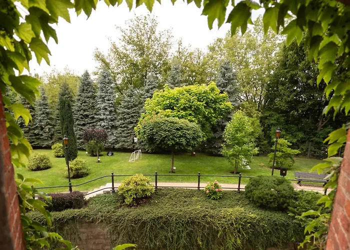 Citadel - Gastro Boutique Hotel- цитадель Ξενοδοχείο Λβιβ