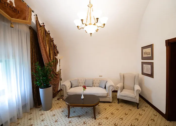 Hotel Citadel - Gastro Boutique Hotel- цитадель