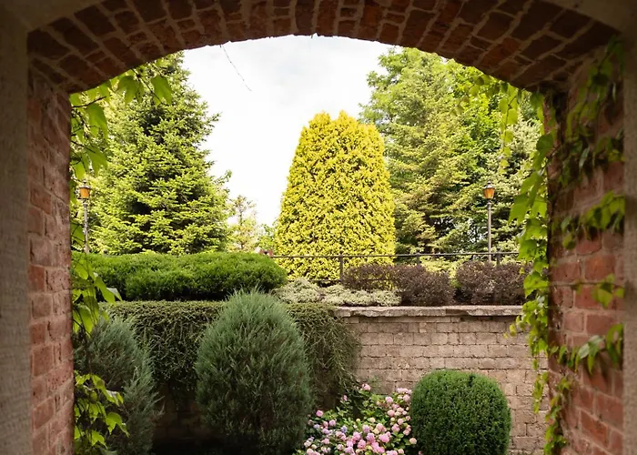 Citadel - Gastro Boutique Hotel- цитадель 5* Lvov