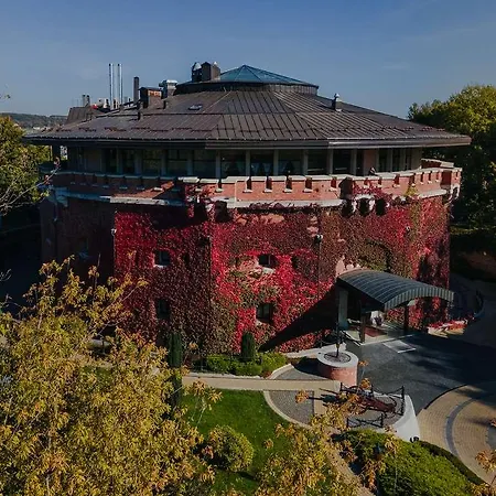 Citadel - Gastro Boutique Hotel- цитадель Hotell 5*