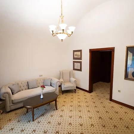 Citadel - Gastro Boutique Hotel- цитадель Lviv