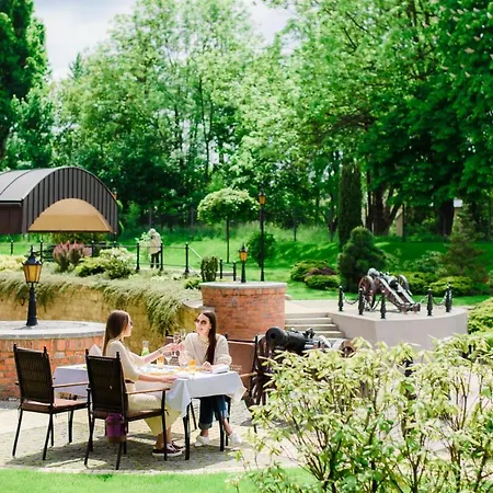 Citadel - Gastro Boutique Hotel- цитадель Λβιβ