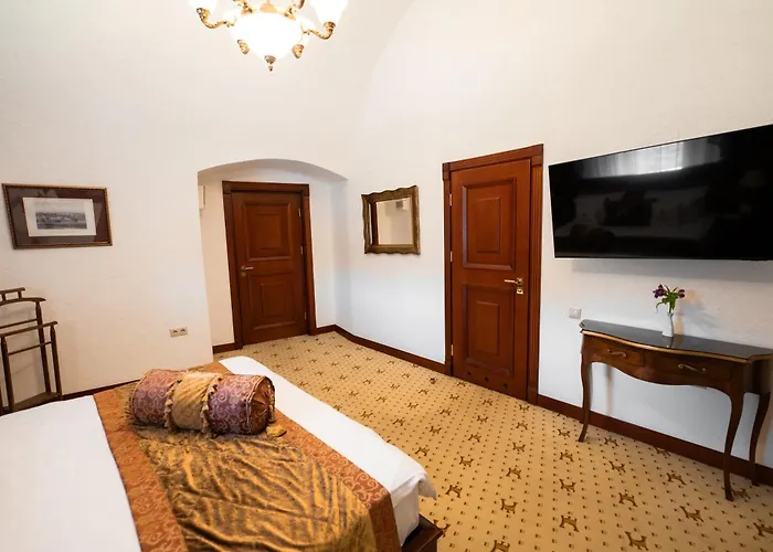 Citadel - Gastro Boutique Hotel- цитадель Λβιβ